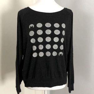 Light sweatshirt with an original cat artwork. Super cute!